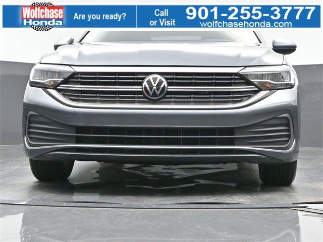 Used 2024 Volkswagen Jetta SE w/ Panoramic Sunroof Package image 21