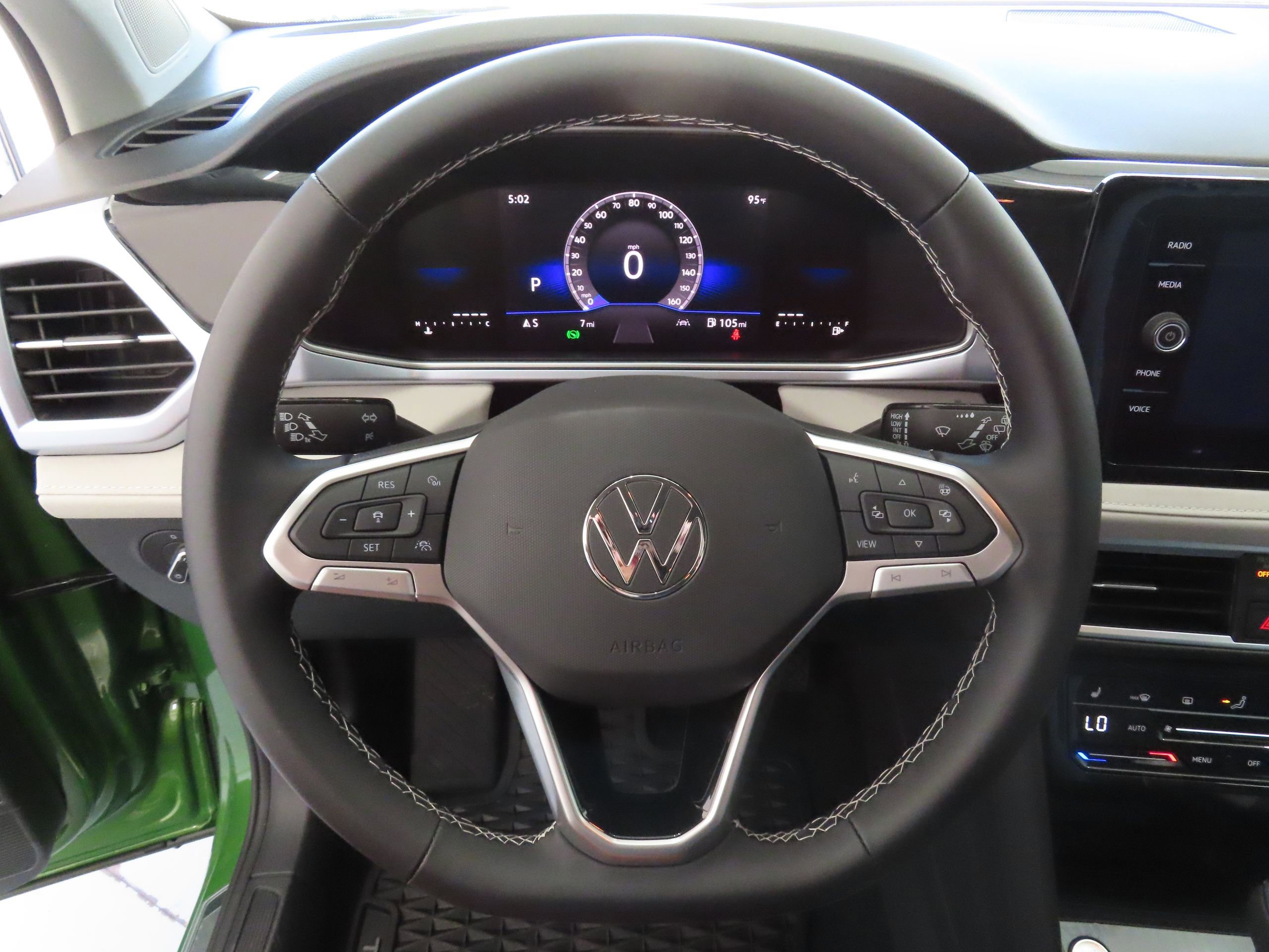 New 2025 Volkswagen Taos SE image 16