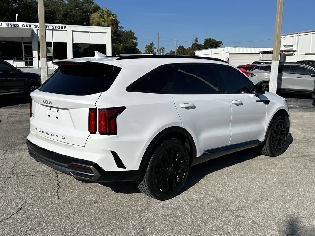 Certified 2022 Kia Sorento SX FWD image 5
