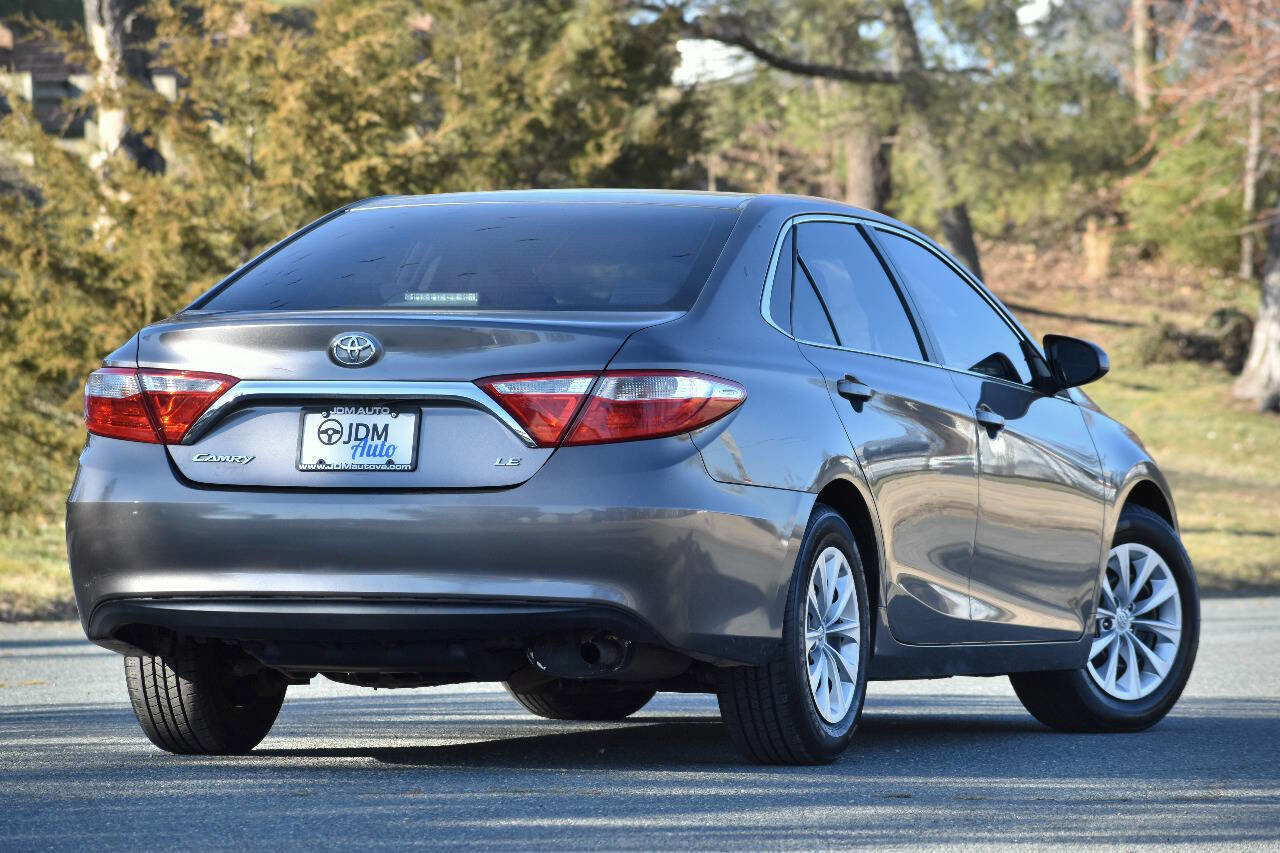 Used 2015 Toyota Camry LE FWD image 5
