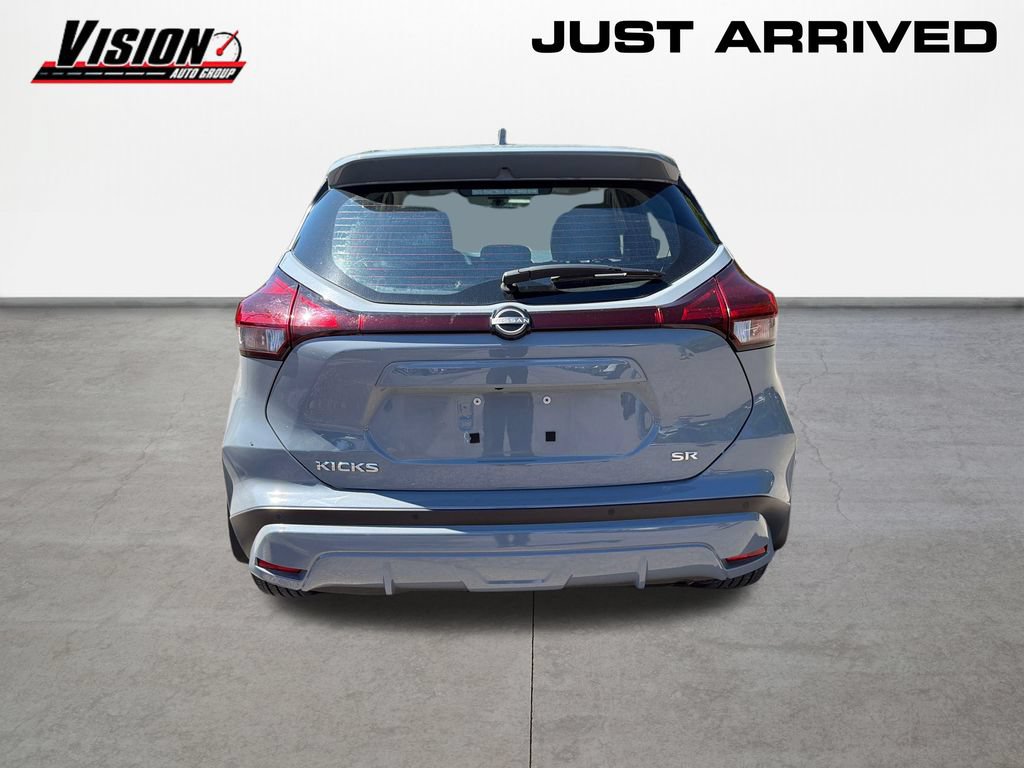 Used 2024 Nissan Kicks SR w/ SR Premium Package FWD image 6