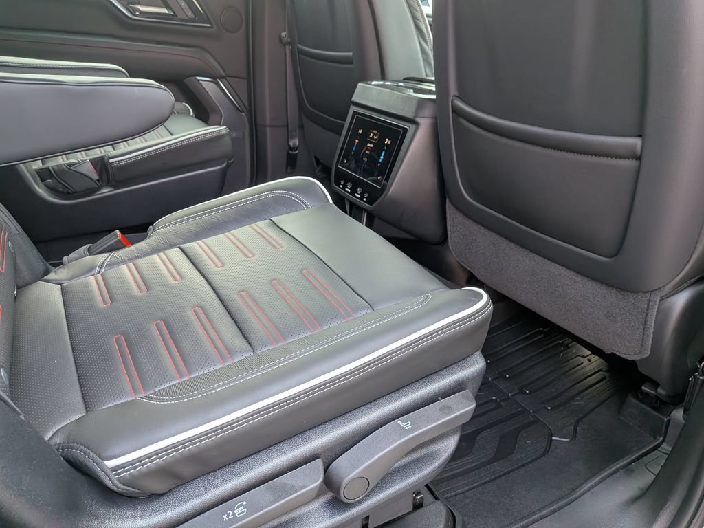 Used 2025 GMC Yukon AT4 Ultimate AWD/4WD image 25