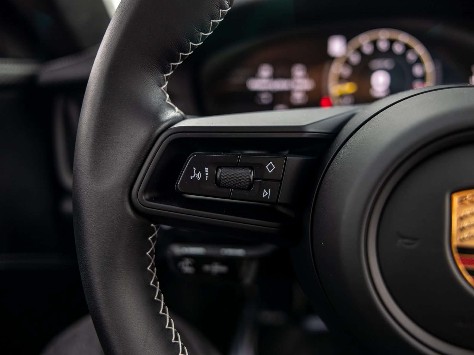 Certified 2025 Porsche 911 GT3 RWD image 37