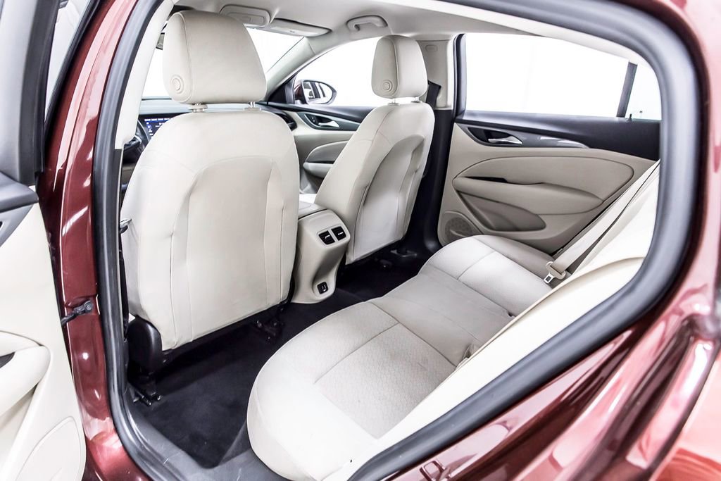 Used 2019 Buick Regal Preferred w/ Driver Confidence Package I image 29