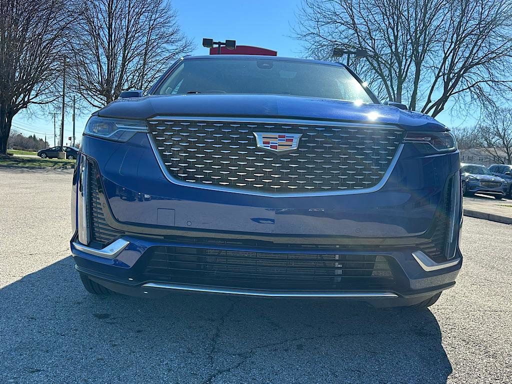 Used 2025 Cadillac XT6 Premium Luxury image 9