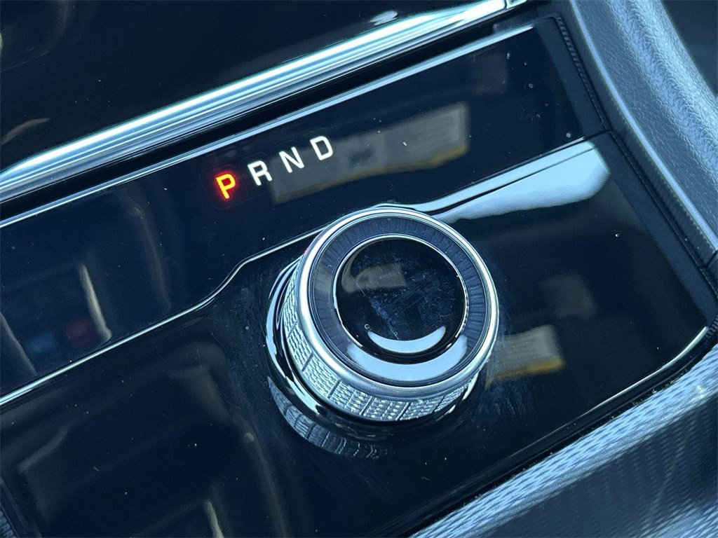 Used 2025 Jeep Grand Cherokee Limited w/ Black Appearance Package image 13