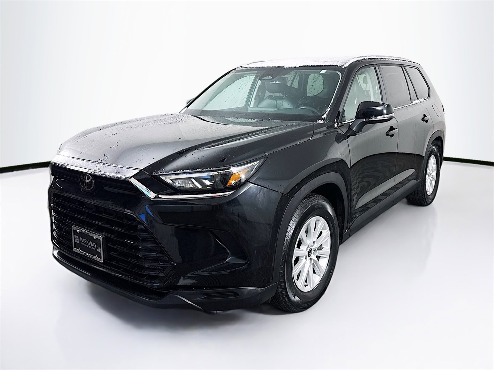 Used 2024 Toyota Grand Highlander XLE image 3