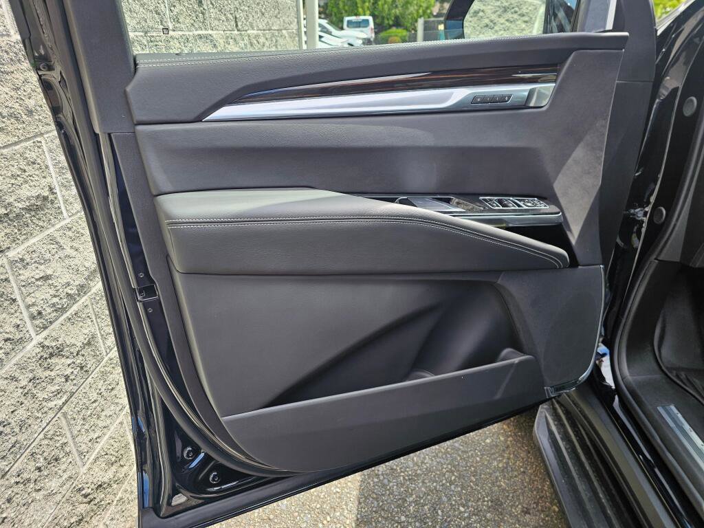 New 2026 Cadillac Escalade 4WD w/ LPO, Floor Liner Package image 22