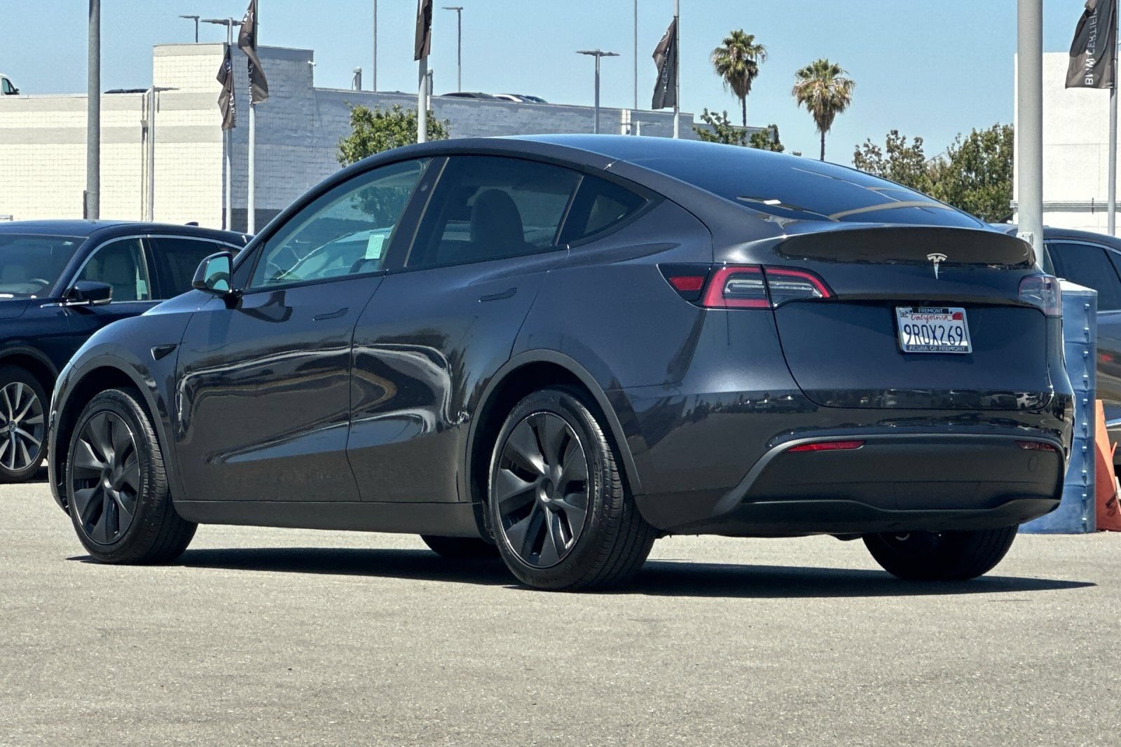 Used 2025 Tesla Model Y Long Range RWD image 6
