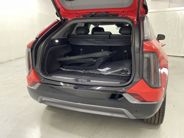 New 2025 Cadillac Optiq Sport 2 w/ LPO, Floor Liner Package AWD/4WD image 28