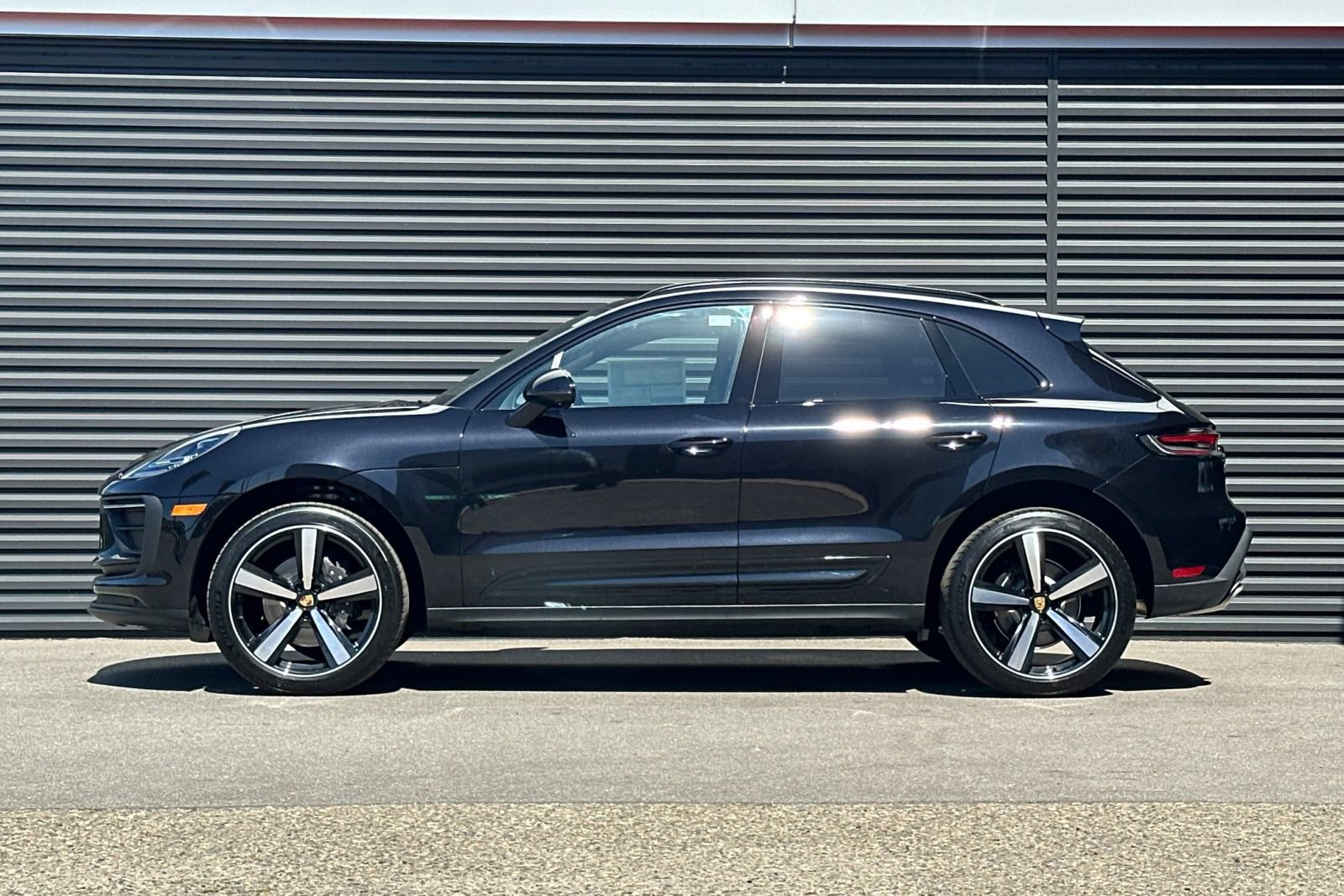 New 2026 Porsche Macan AWD/4WD image 2