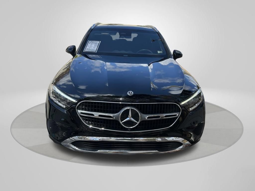 Used 2023 Mercedes-Benz GLC 300 4MATIC w/ Exclusive Trim Package image 2
