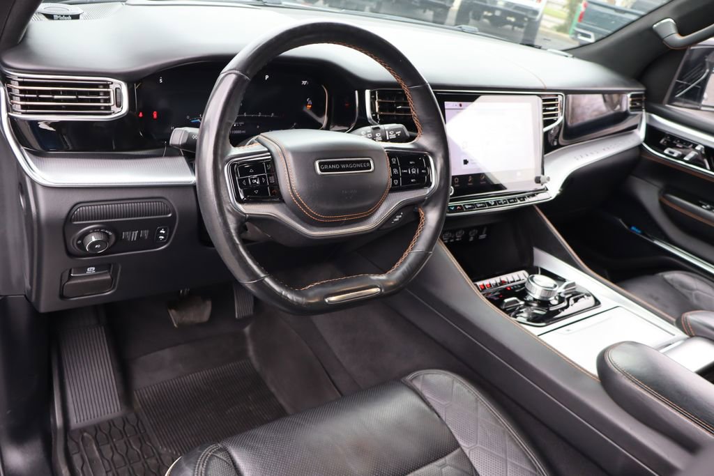 Used 2022 Jeep Grand Wagoneer Series III w/ Rear Seat Video Group 1 AWD/4WD image 6