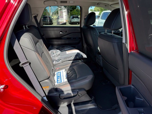 New 2026 Nissan Pathfinder Platinum AWD/4WD image 27