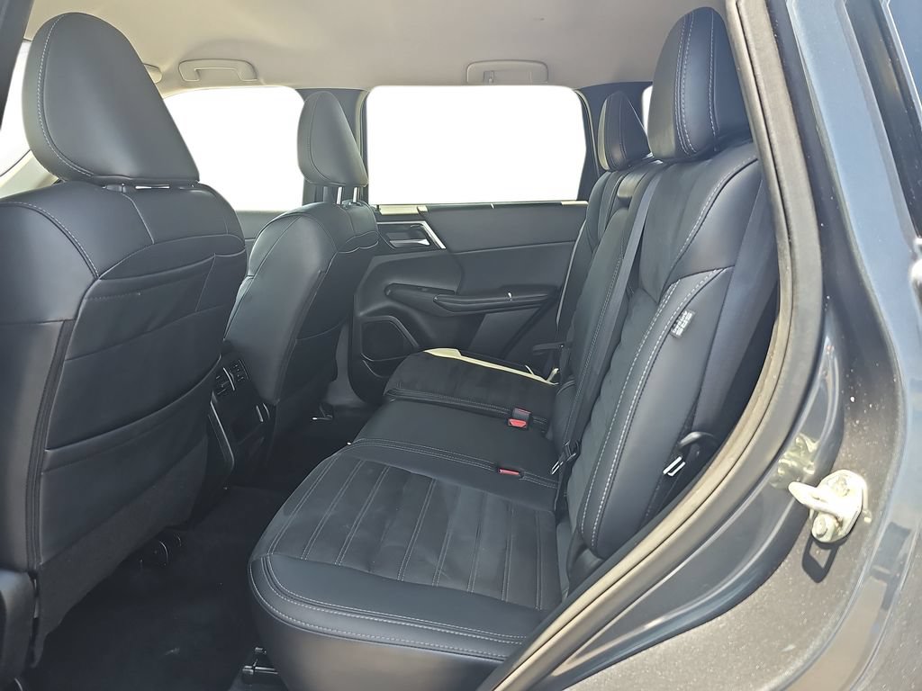 Used 2024 Mitsubishi Outlander SE FWD image 14