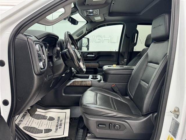 Used 2021 GMC Sierra 3500 Denali w/ Denali Ultimate Package AWD/4WD image 8