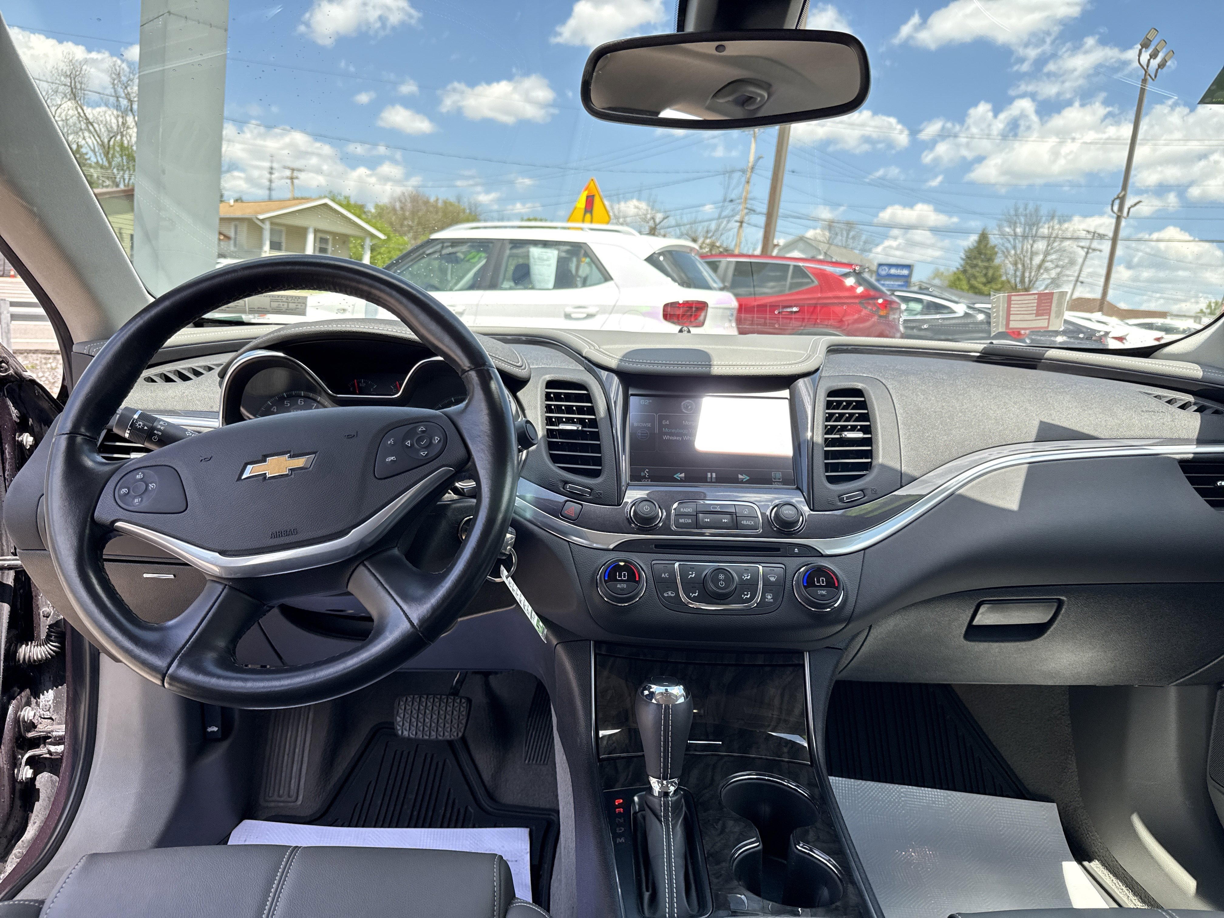 Used 2014 Chevrolet Impala LT w/ Convenience Package FWD image 16