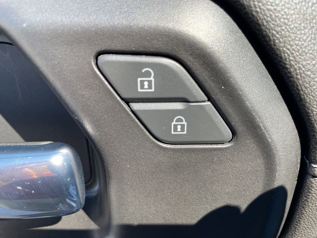 Used 2021 Chevrolet Silverado 1500 LT image 12