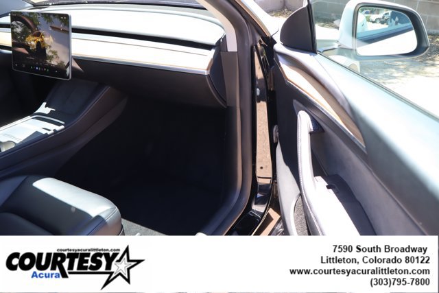 Used 2024 Tesla Model Y Long Range AWD/4WD image 32