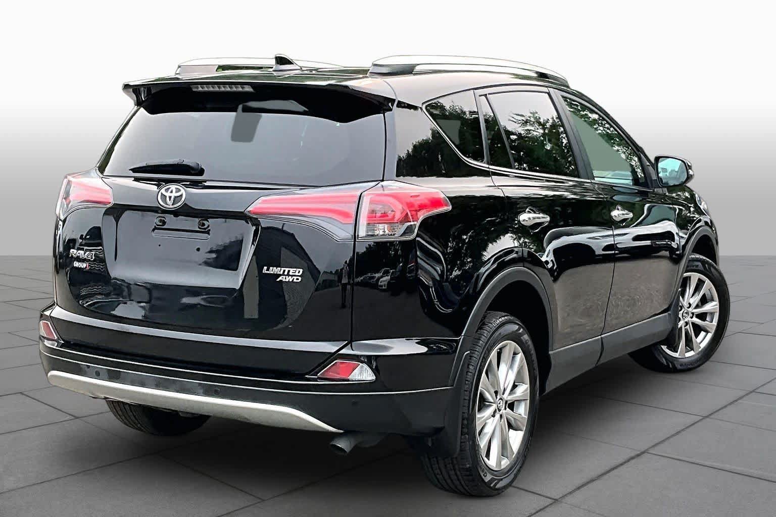 Certified 2018 Toyota RAV4 Limited w/ Advanced Technology Package AWD/4WD image 13