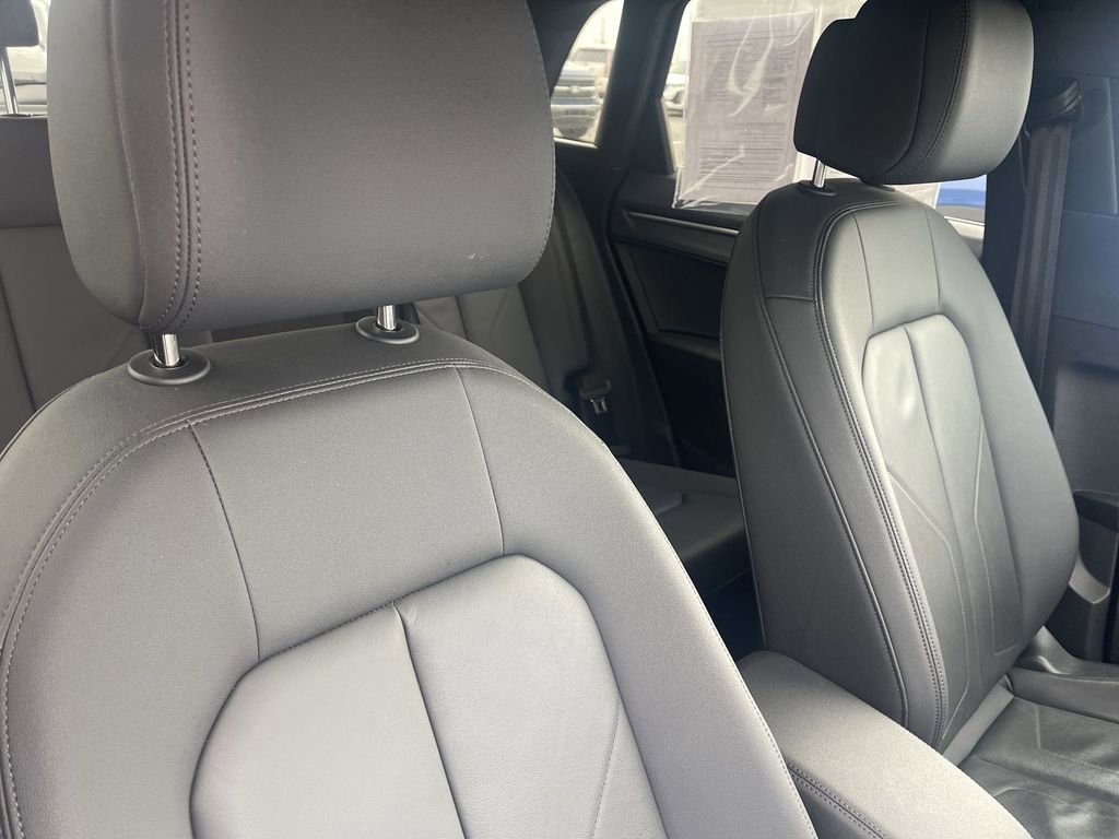Used 2025 Audi Q3 2.0T Premium image 39