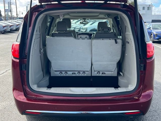 Used 2020 Chrysler Pacifica Limited image 10