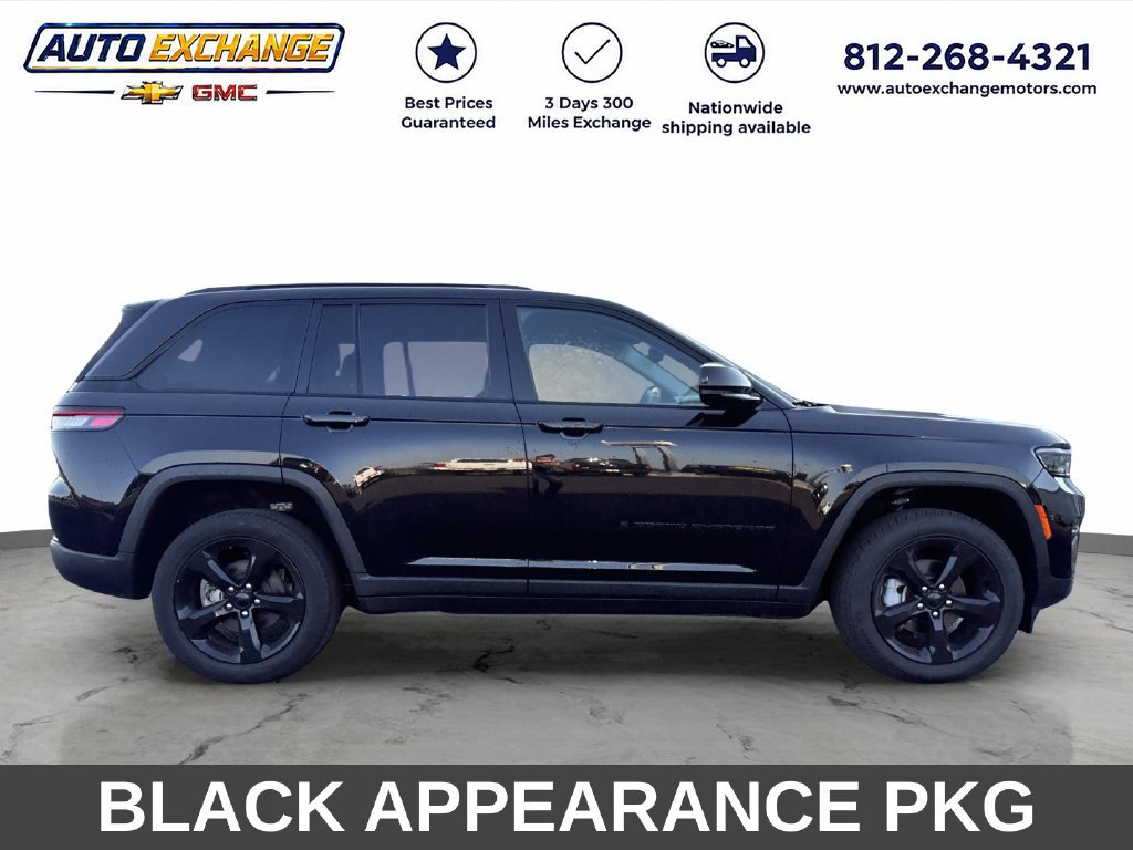 Used 2023 Jeep Grand Cherokee Limited w/ Black Appearance Package AWD/4WD image 2