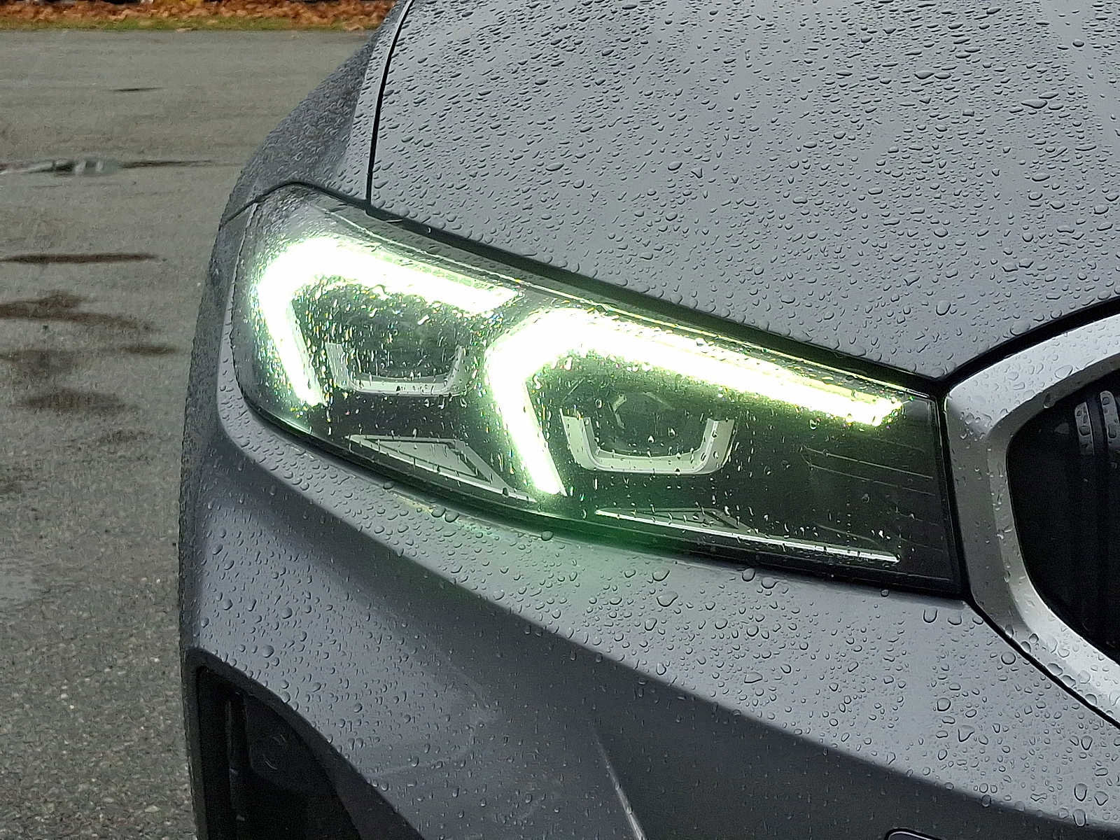 Certified 2023 BMW 330i xDrive Sedan w/ Driving Assistance Package image 9