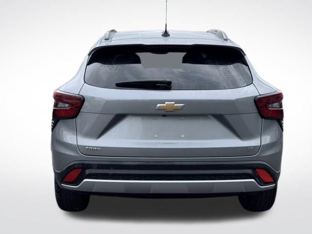 Used 2025 Chevrolet Trax LT w/ LT Convenience Package FWD image 7