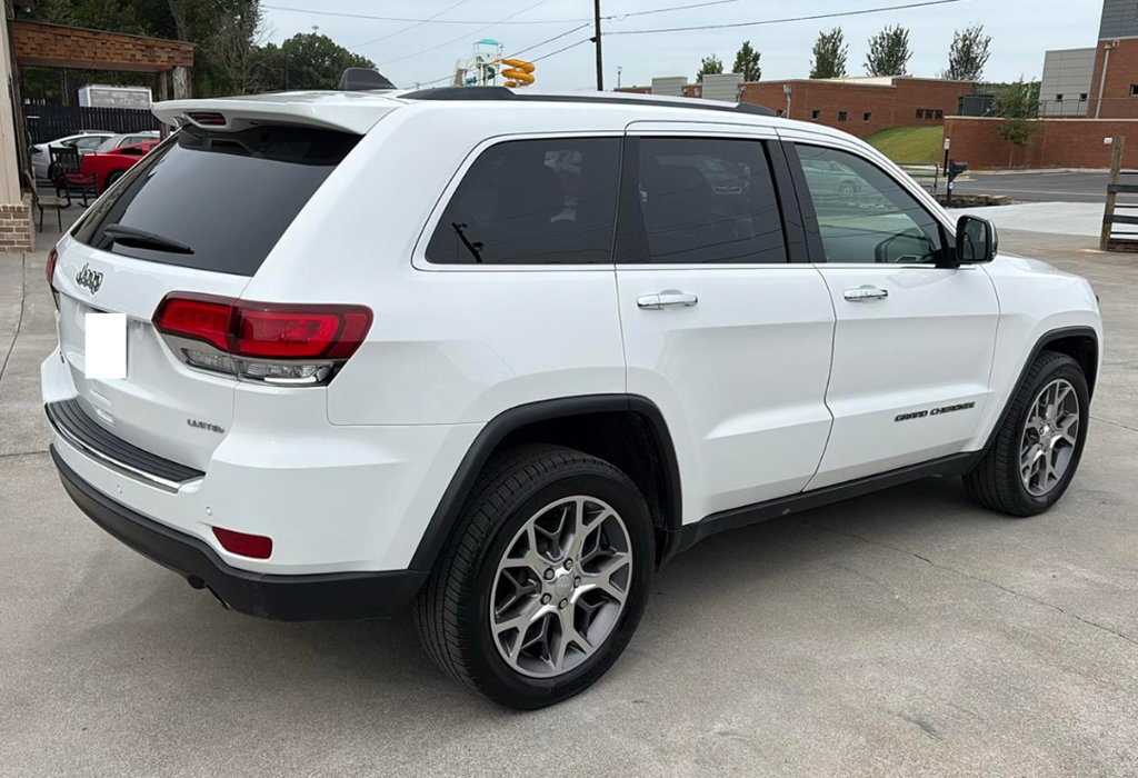Used 2020 Jeep Grand Cherokee Limited w/ Premium Lighting Group AWD/4WD image 17