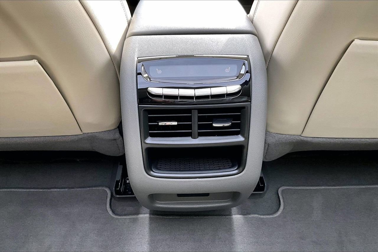 Used 2024 Cadillac XT5 Premium Luxury w/ Technology Package image 17