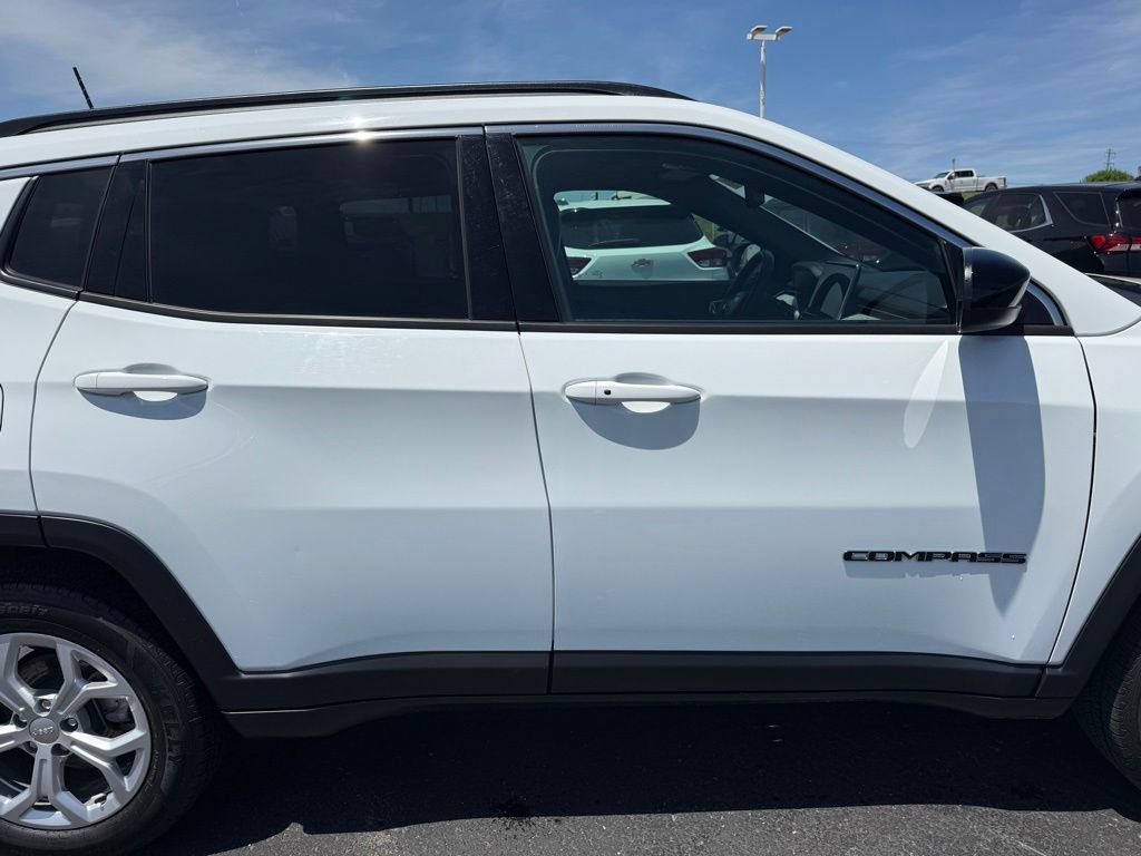 Used 2024 Jeep Compass Latitude AWD/4WD image 24