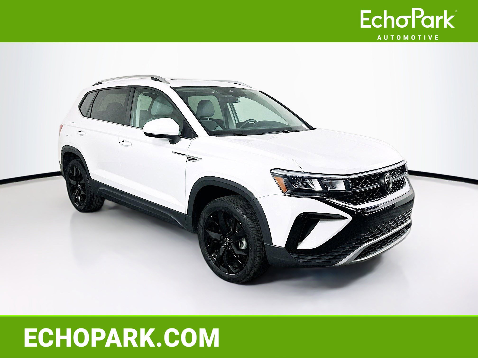 Used 2024 Volkswagen Taos SE image 1