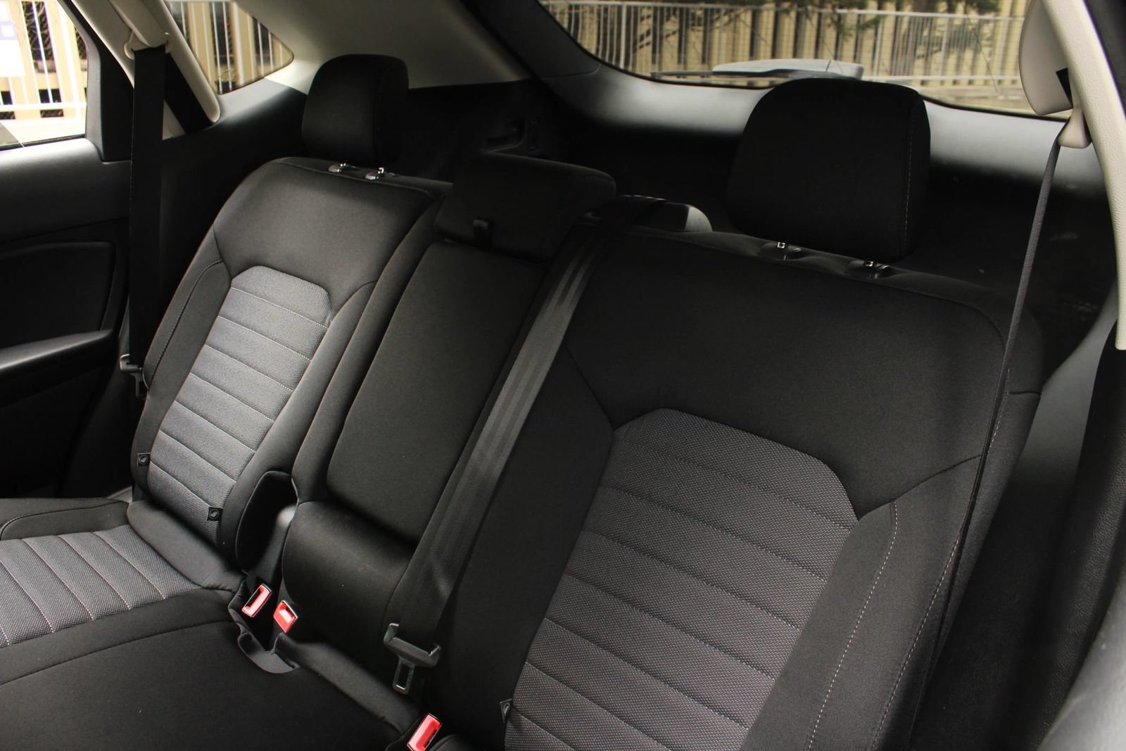 Used 2020 Ford Edge SE FWD image 18