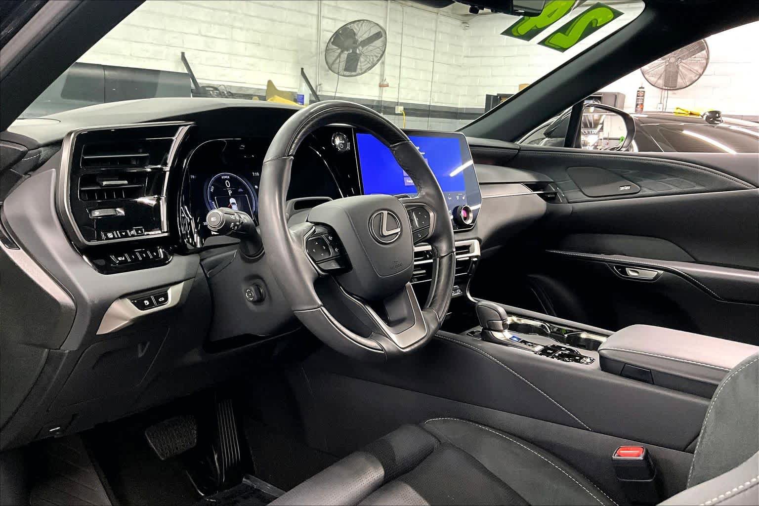 Used 2024 Lexus RX 350 w/ Convenience Package image 17