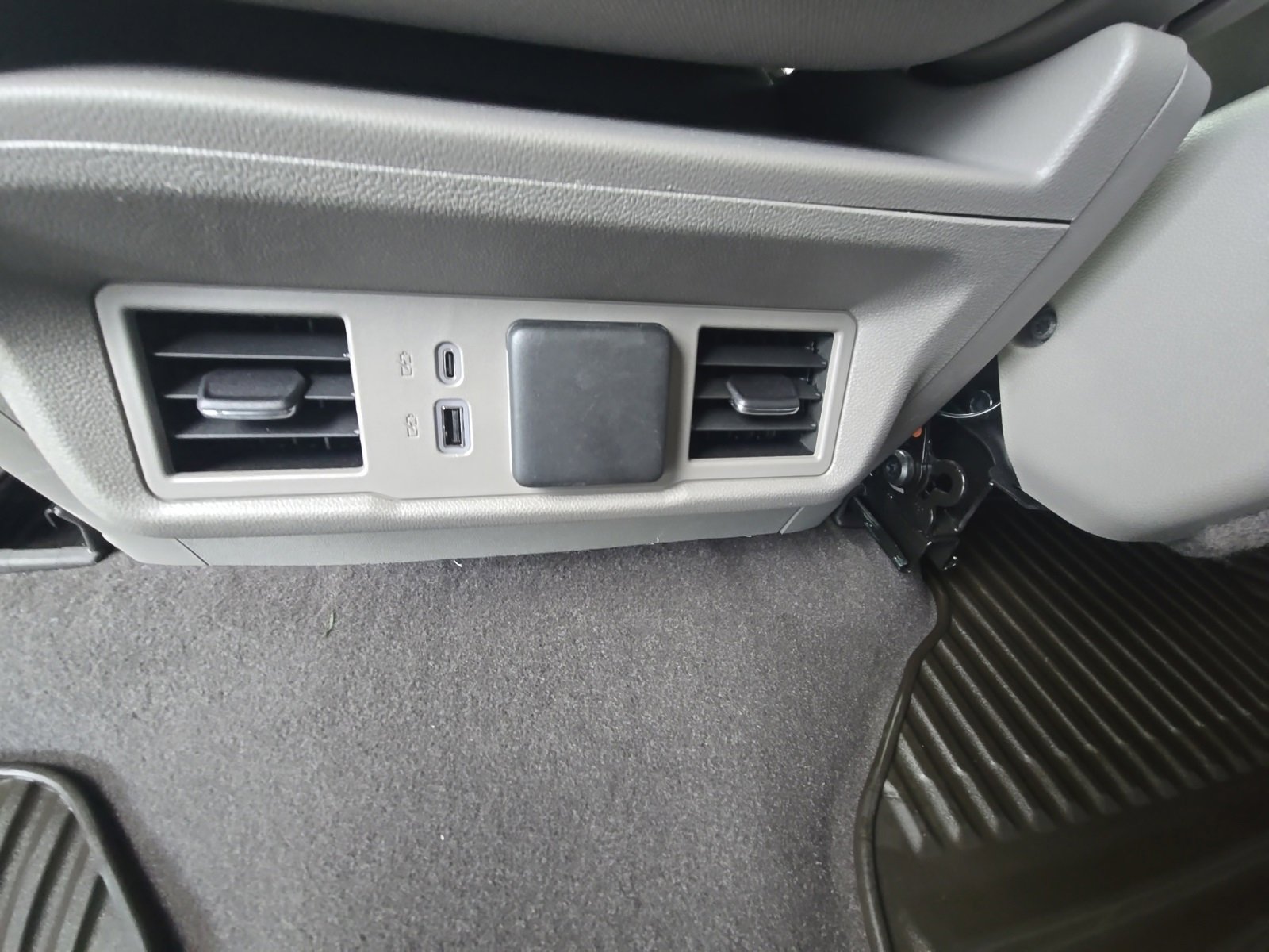 Used 2025 Chevrolet Silverado 2500 LT image 34