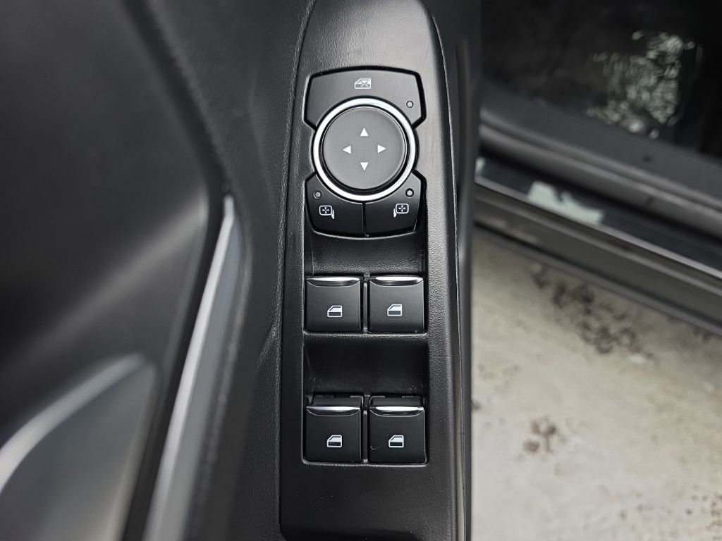 Used 2025 Ford Escape Platinum image 20