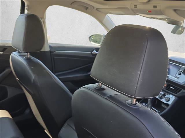 Used 2024 Volkswagen Jetta SE w/ Panoramic Sunroof Package FWD image 23