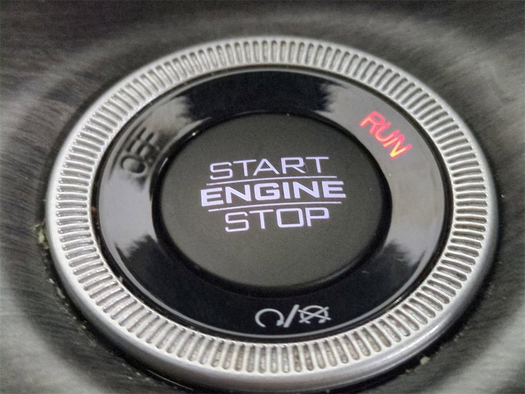 Used 2022 Jeep Grand Cherokee Overland w/ Advanced Protech Group III image 37