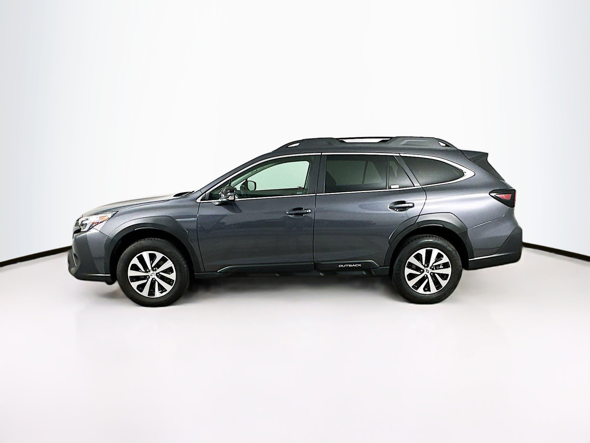 Used 2025 Subaru Outback Premium image 4