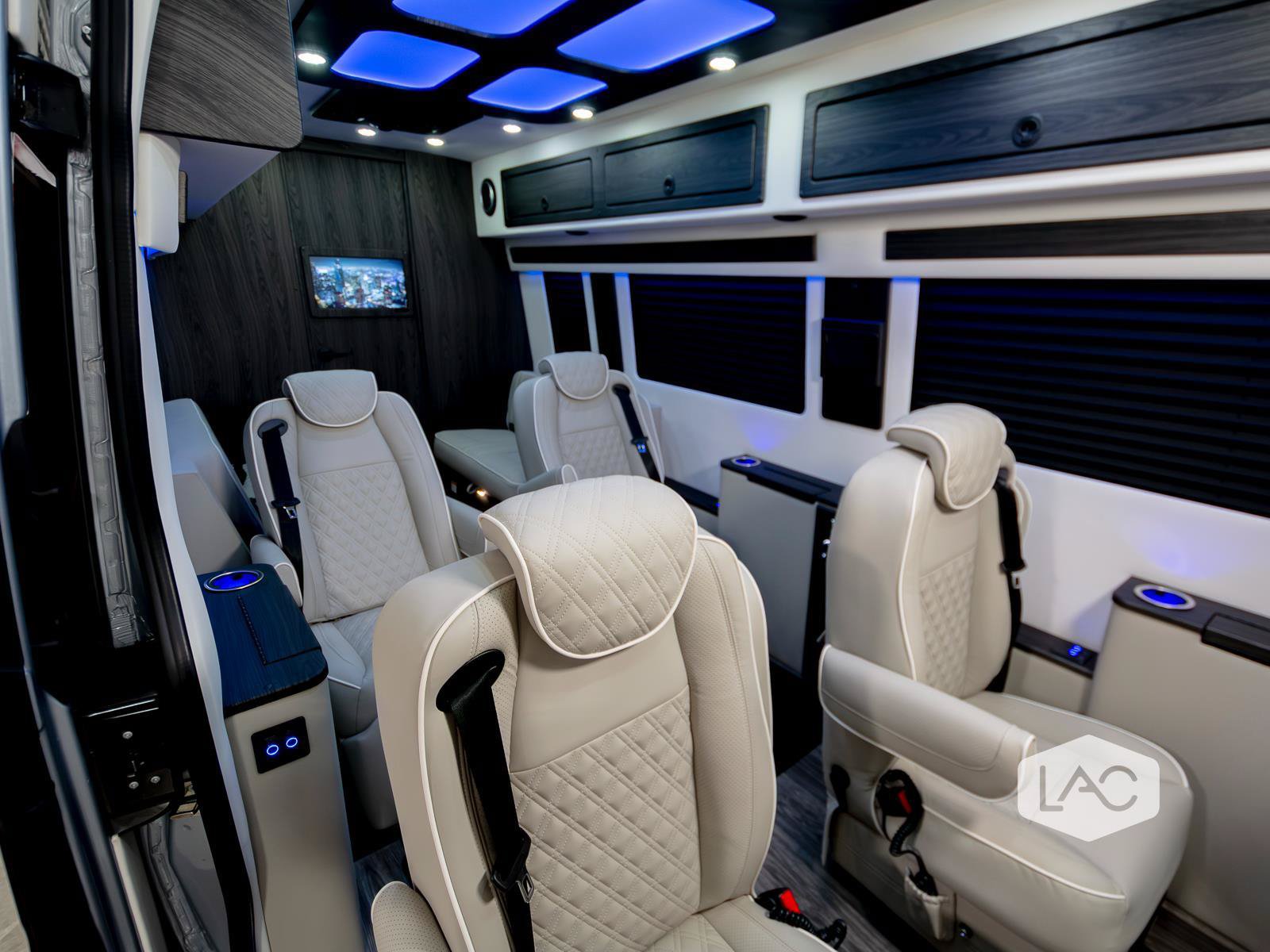 Used 2025 Mercedes-Benz Sprinter 3500 image 25