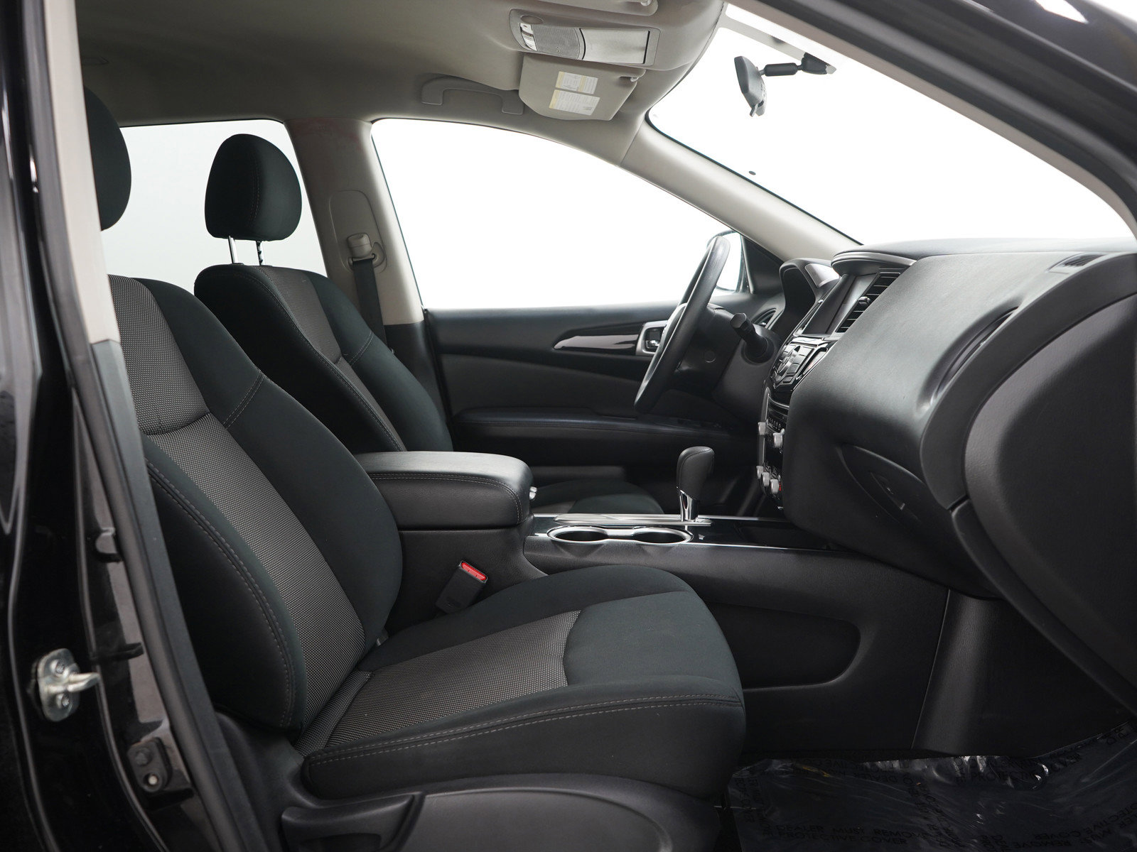 Used 2019 Nissan Pathfinder S image 11