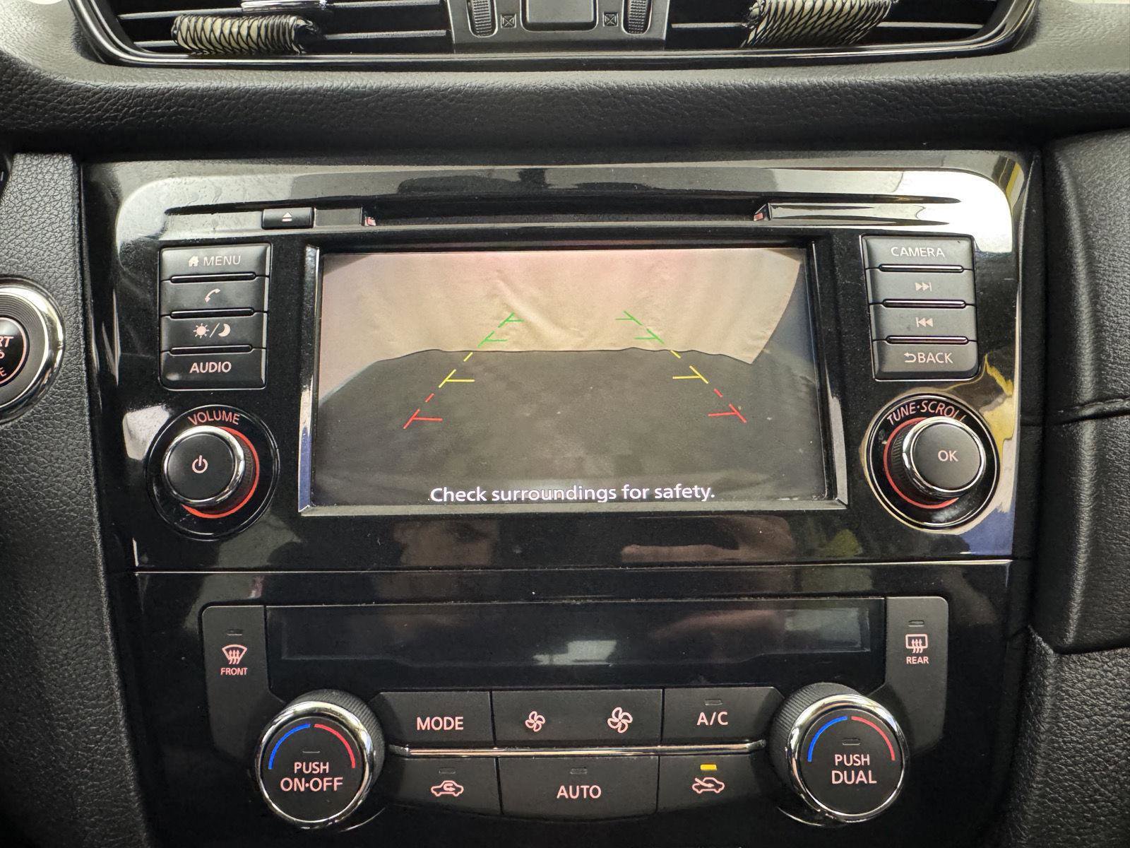 Used 2018 Nissan Rogue SV image 25