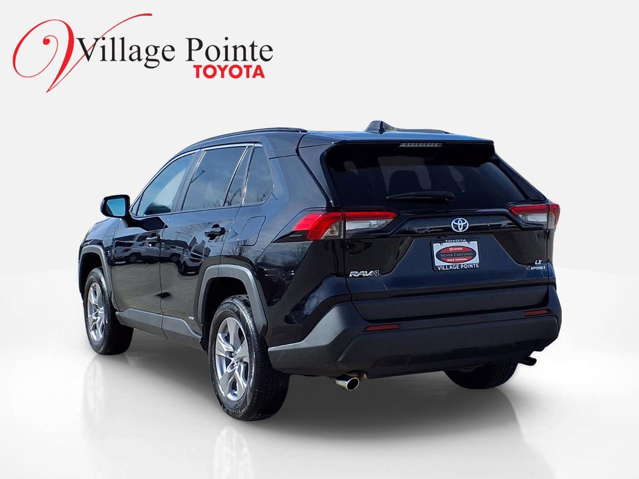 Used 2023 Toyota RAV4 LE image 4