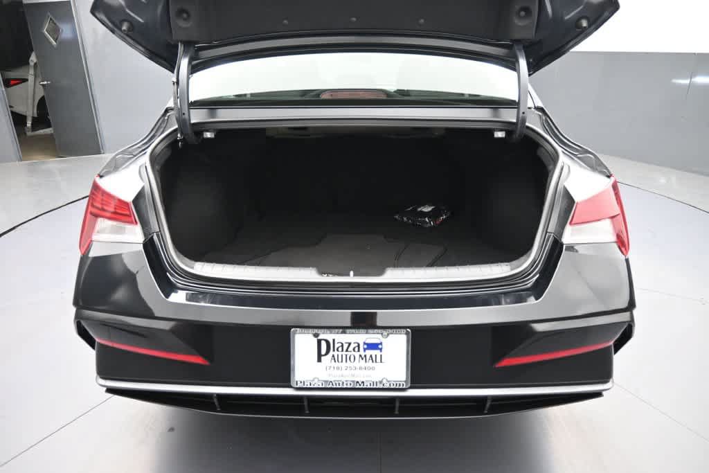 Certified 2024 Hyundai Elantra SEL w/ Convenience Package FWD image 29