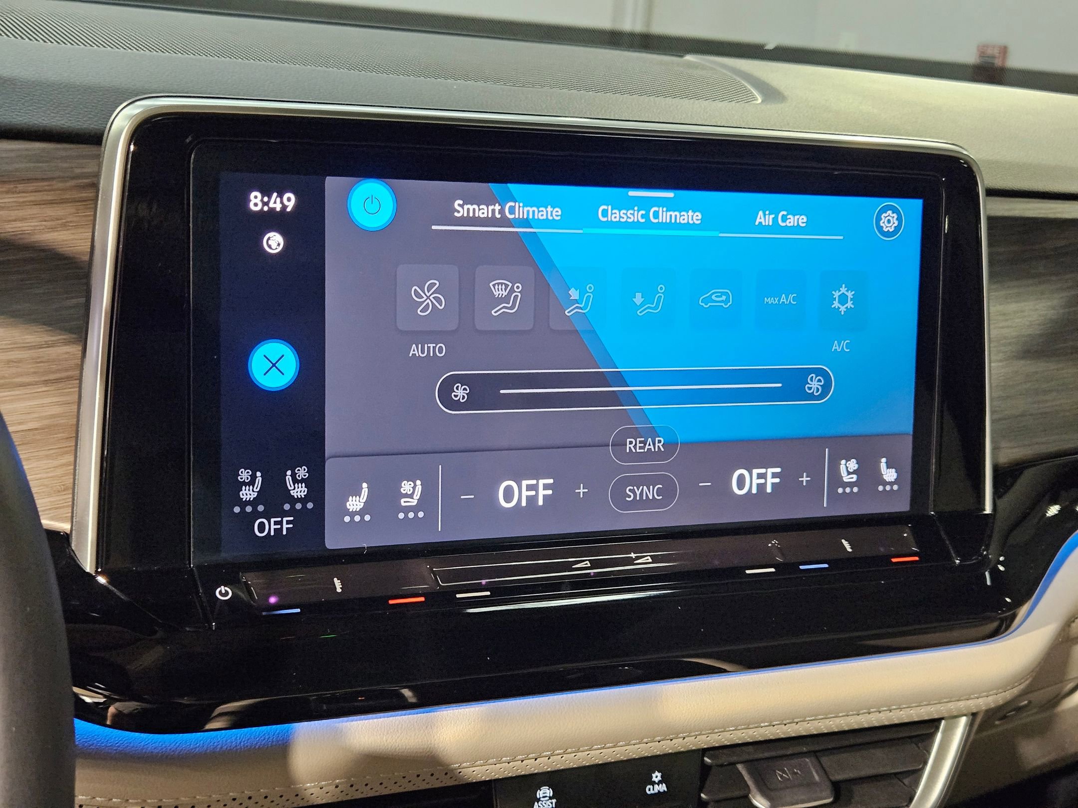 Used 2024 Volkswagen Atlas SEL Premium R-Line AWD/4WD image 32