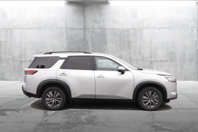 Certified 2025 Nissan Pathfinder SV AWD/4WD image 5
