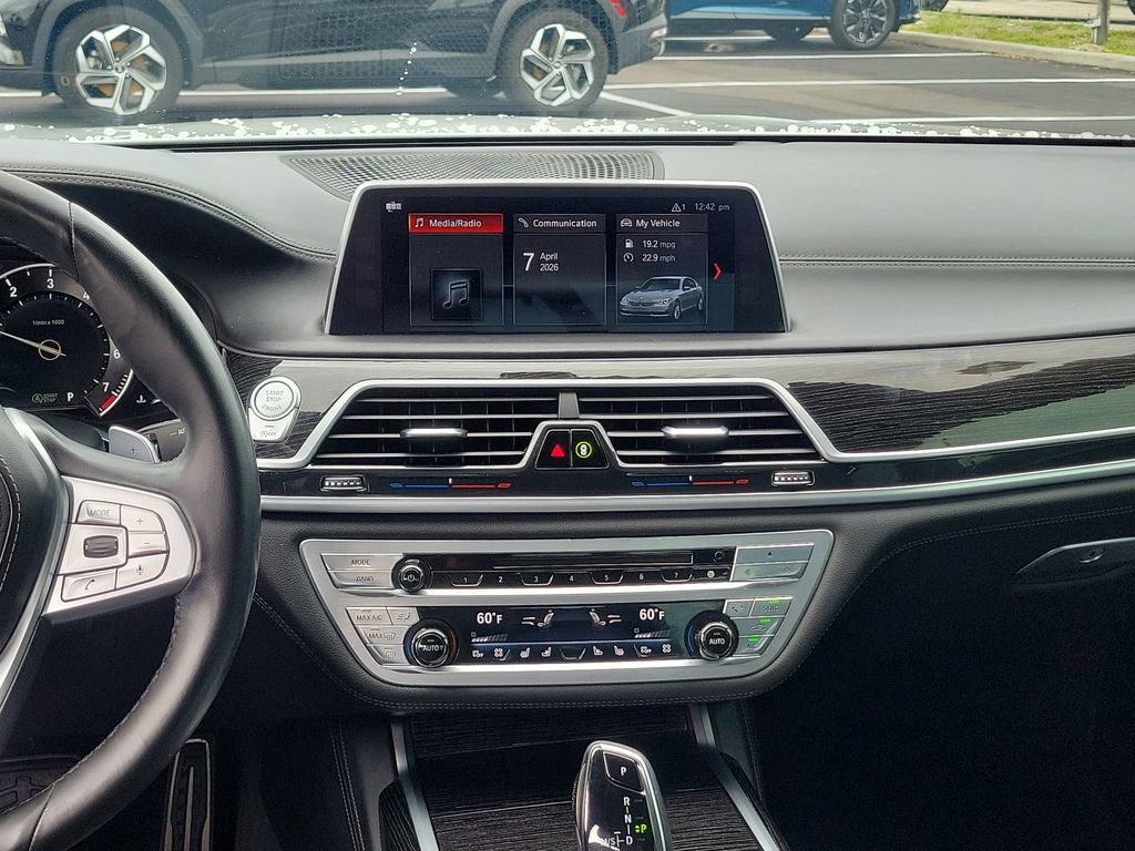Used 2019 BMW 750i w/ Executive Package image 21
