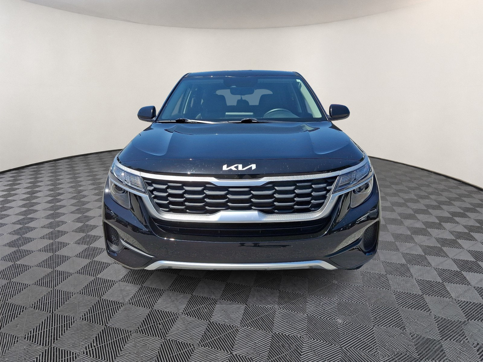 Certified 2023 Kia Seltos LX AWD/4WD image 2