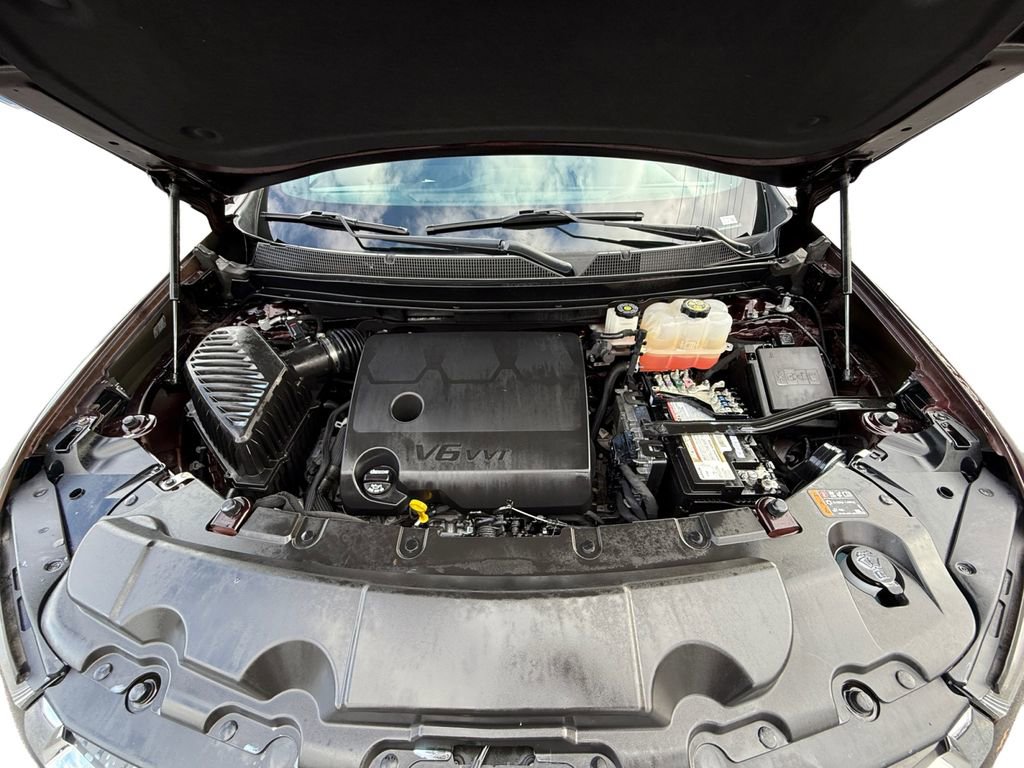 Used 2023 Chevrolet Traverse LT image 12